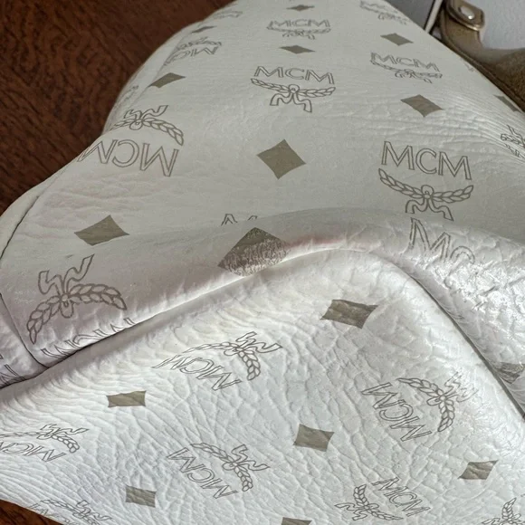 MCM Princess Lion Shopper Tote Ivory and Metallic with COA - Picture 10 of 16